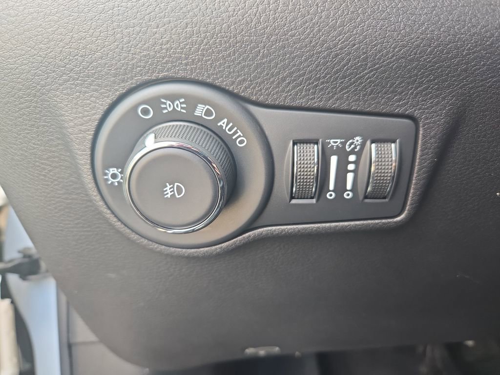 Used 2022 Jeep Compass Limited image 27