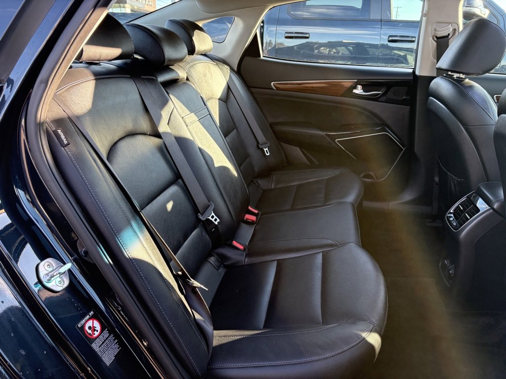 Used 2018 Kia Cadenza Technology image 14
