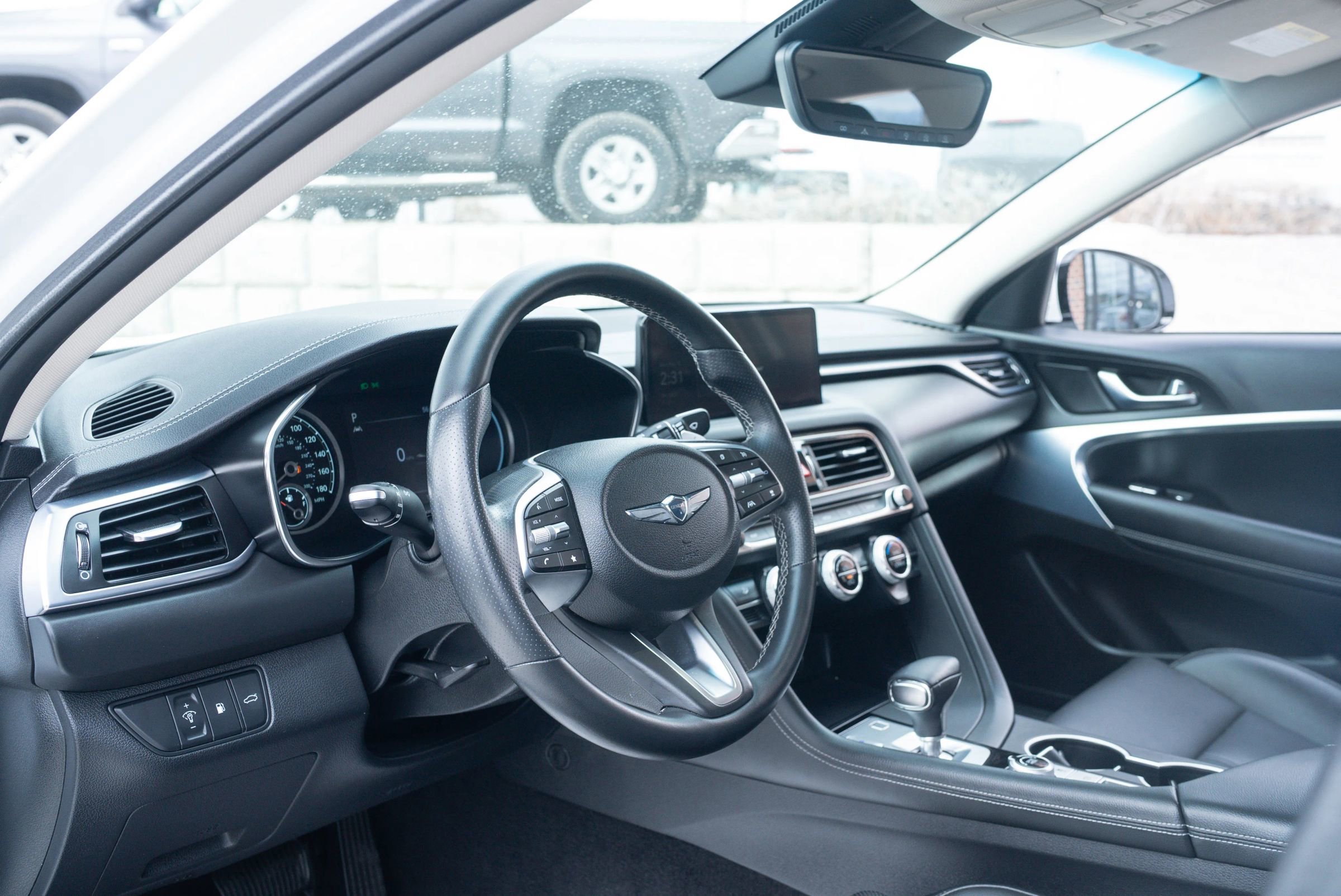 Used 2023 Genesis G70 2.0T image 17