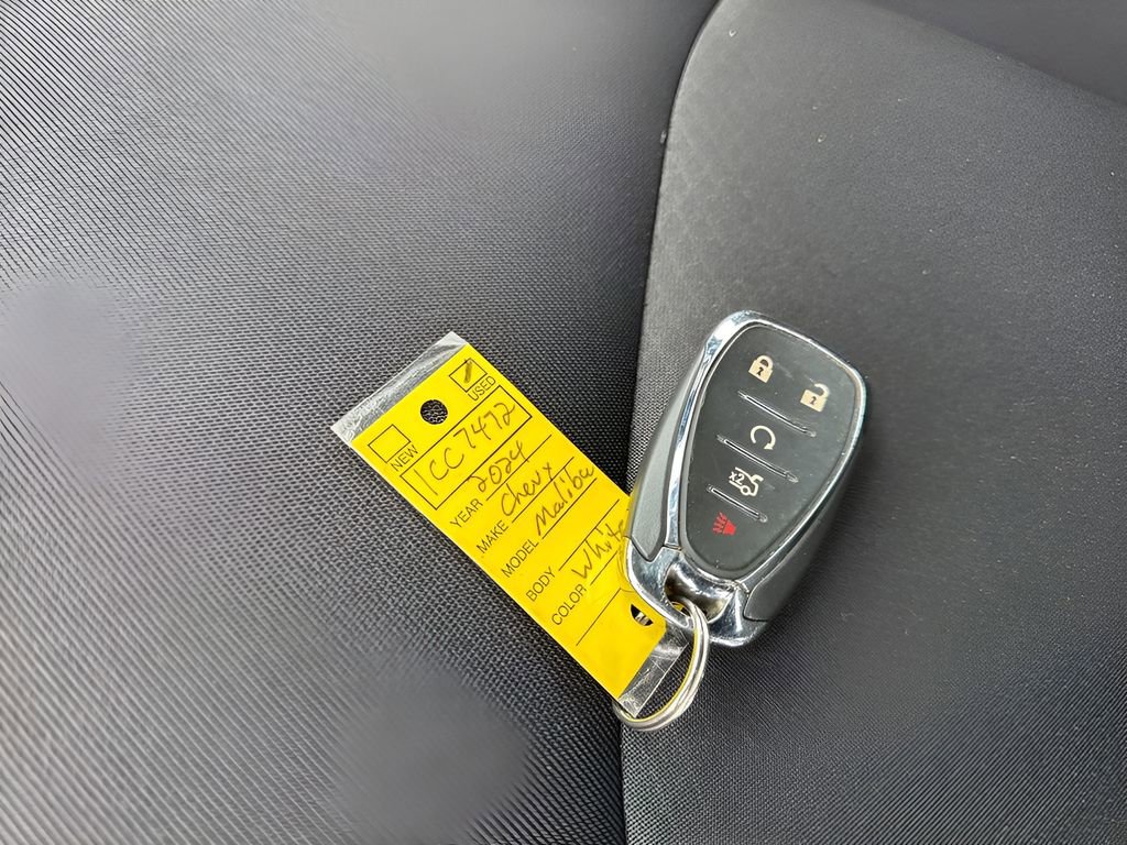 Used 2024 Chevrolet Malibu LT image 32