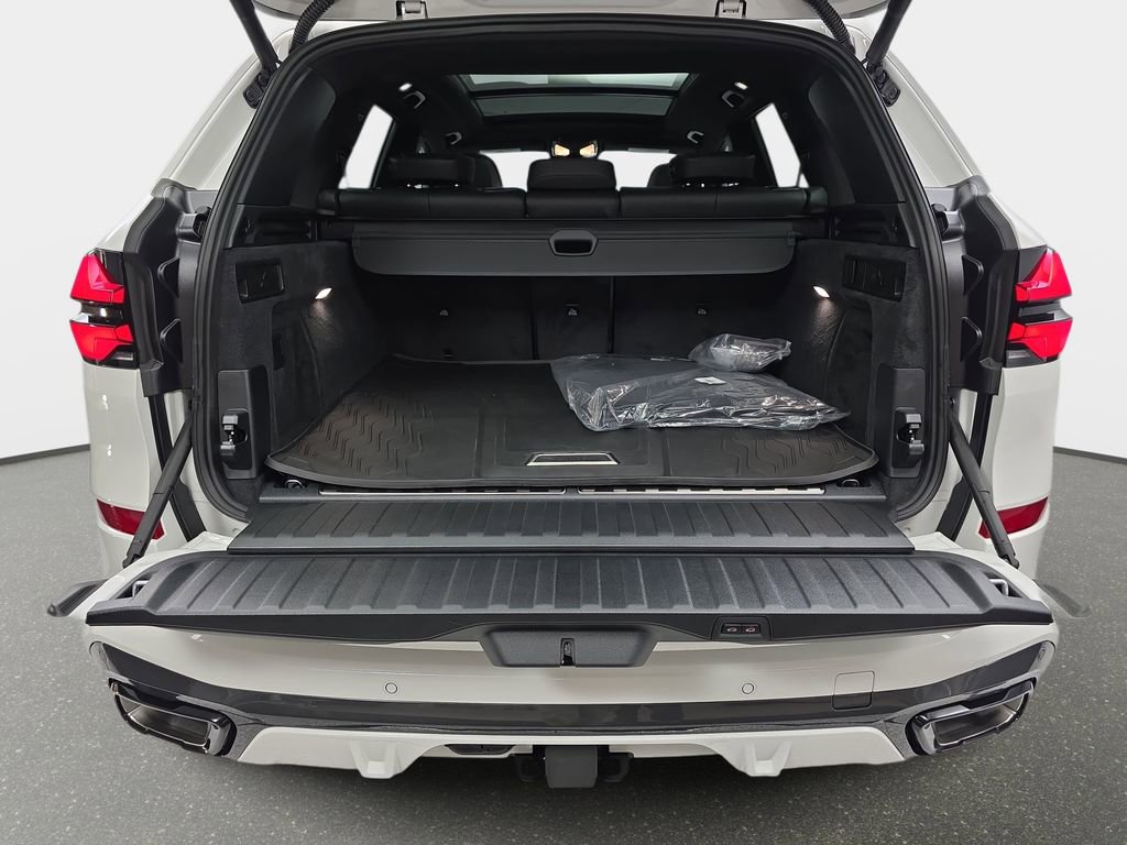 New 2026 BMW X5 xDrive50e w/ M Sport Package image 12