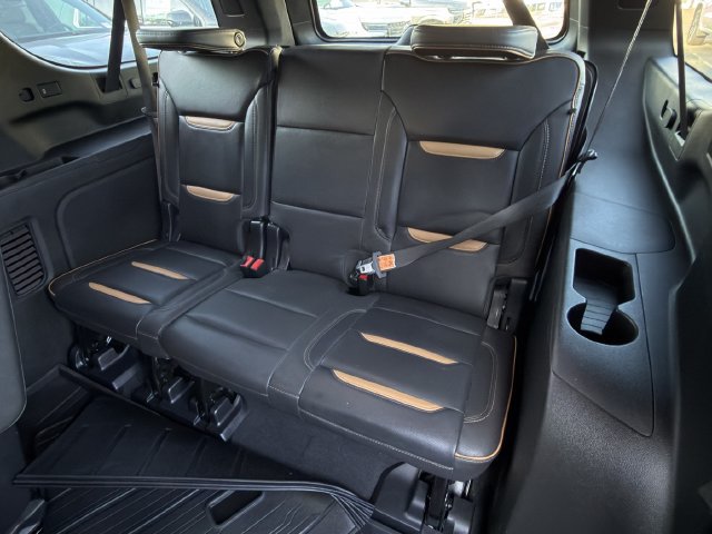 Used 2023 GMC Yukon XL AT4 w/ AT4 Premium Package AWD/4WD image 33