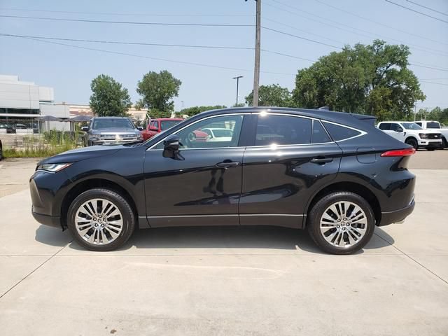 Used 2022 Toyota Venza Limited AWD/4WD image 9