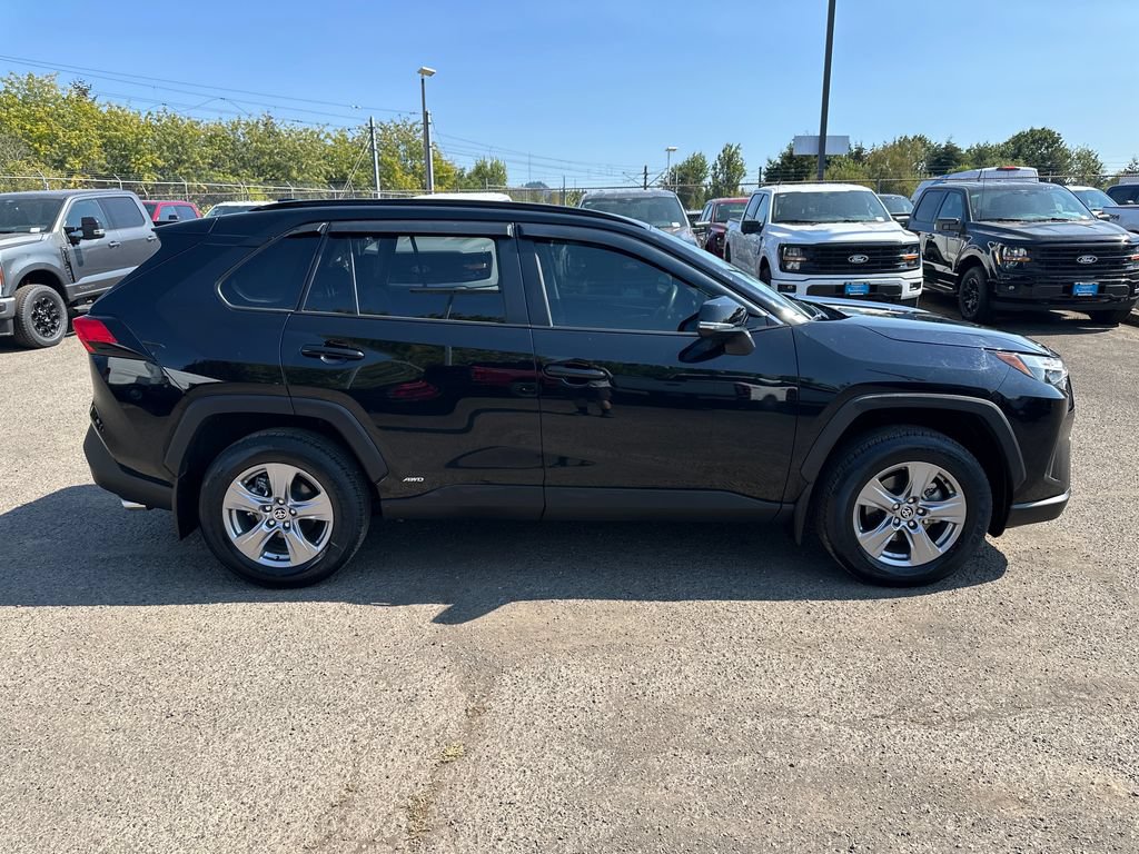 Used 2023 Toyota RAV4 XLE AWD/4WD image 7