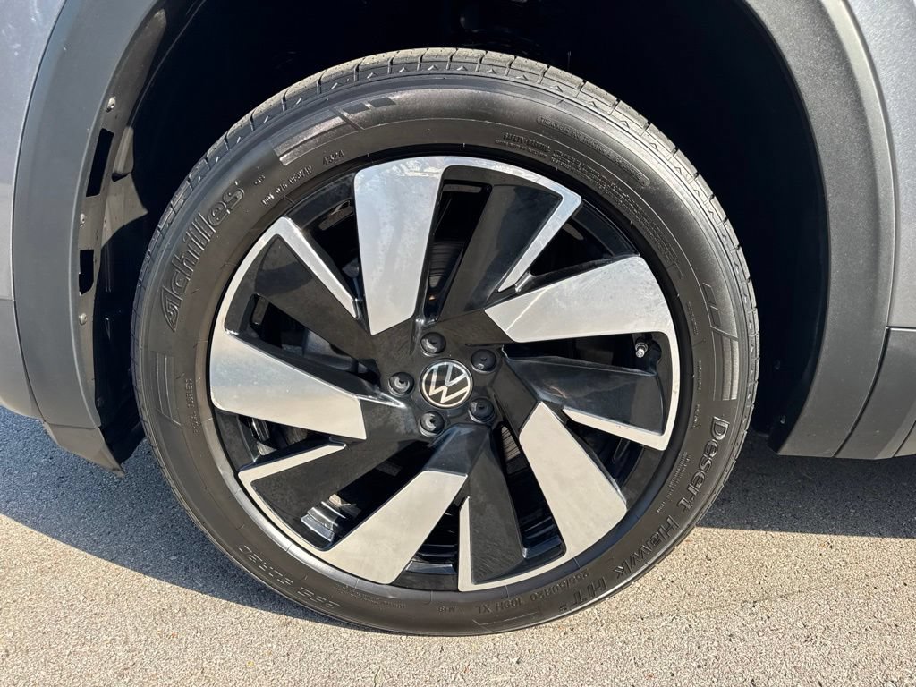 Used 2024 Volkswagen Atlas Cross Sport SE AWD/4WD image 26