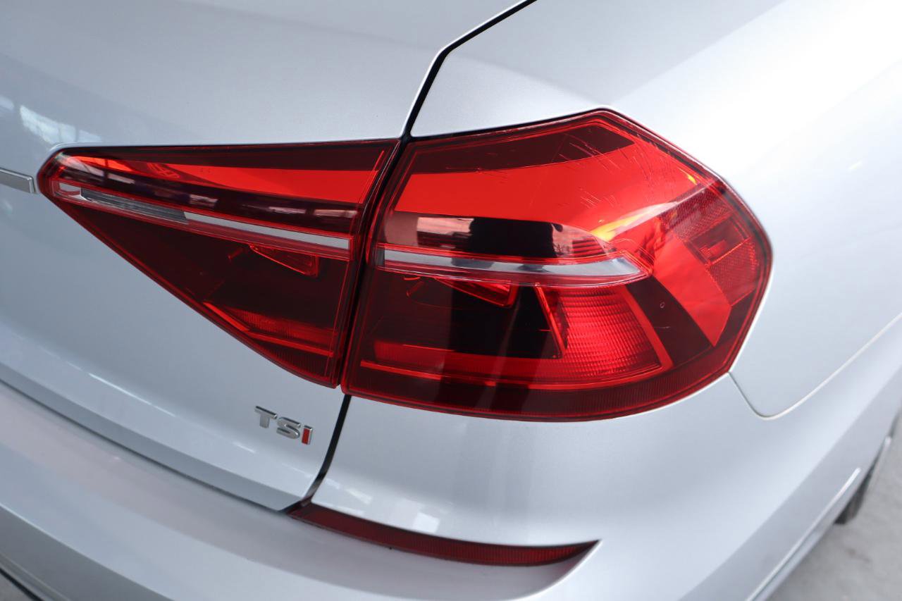 Used 2017 Volkswagen Passat 1.8T R-Line image 47