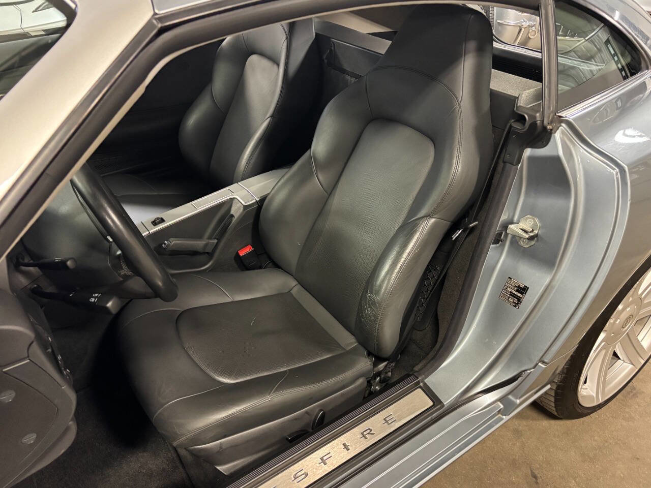 Used 2004 Chrysler Crossfire Coupe RWD image 29