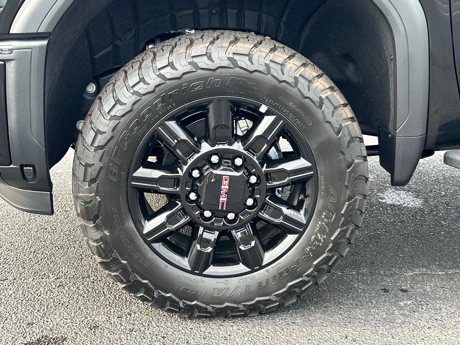 New 2026 GMC Sierra 2500 AT4 w/ AT4 Premium Plus Package AWD/4WD image 11