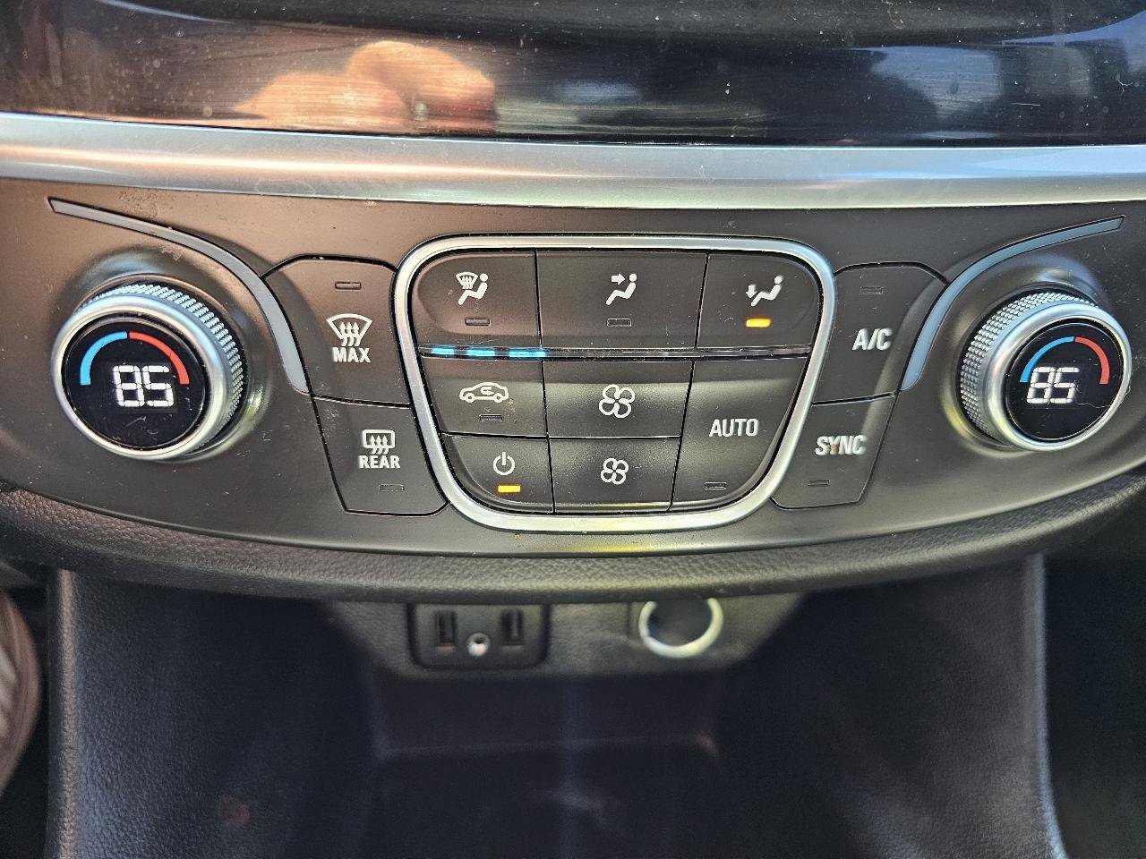 Used 2019 Chevrolet Traverse LS FWD image 18