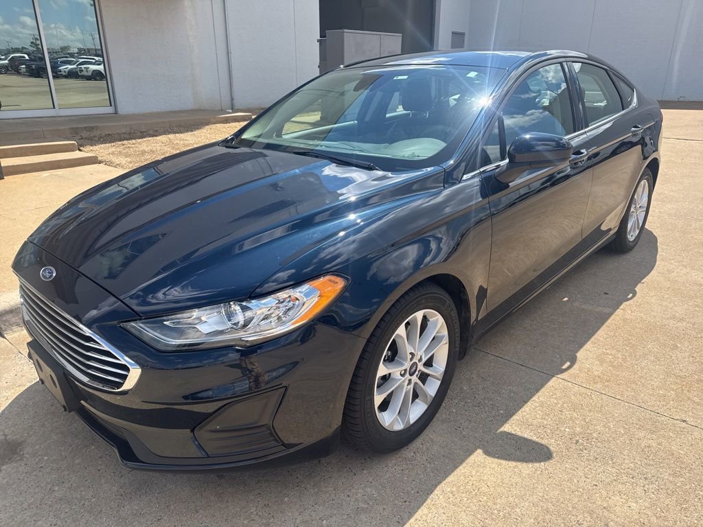Used 2020 Ford Fusion SE image 3