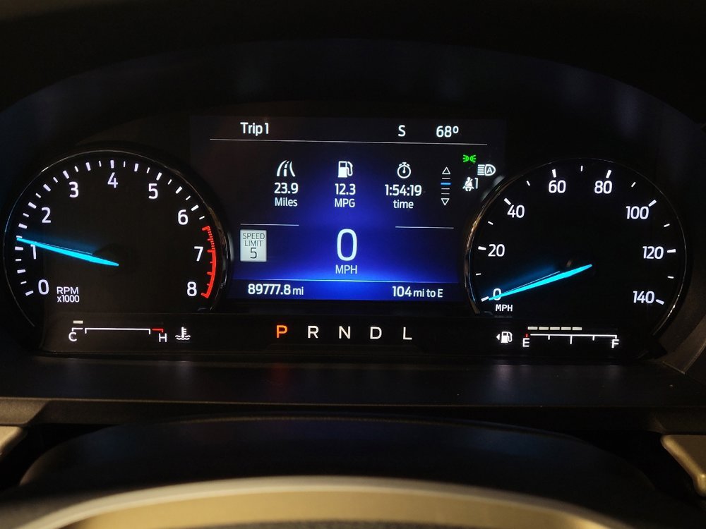 Used 2022 Ford Explorer XLT w/ Equipment Group 202A AWD/4WD image 23