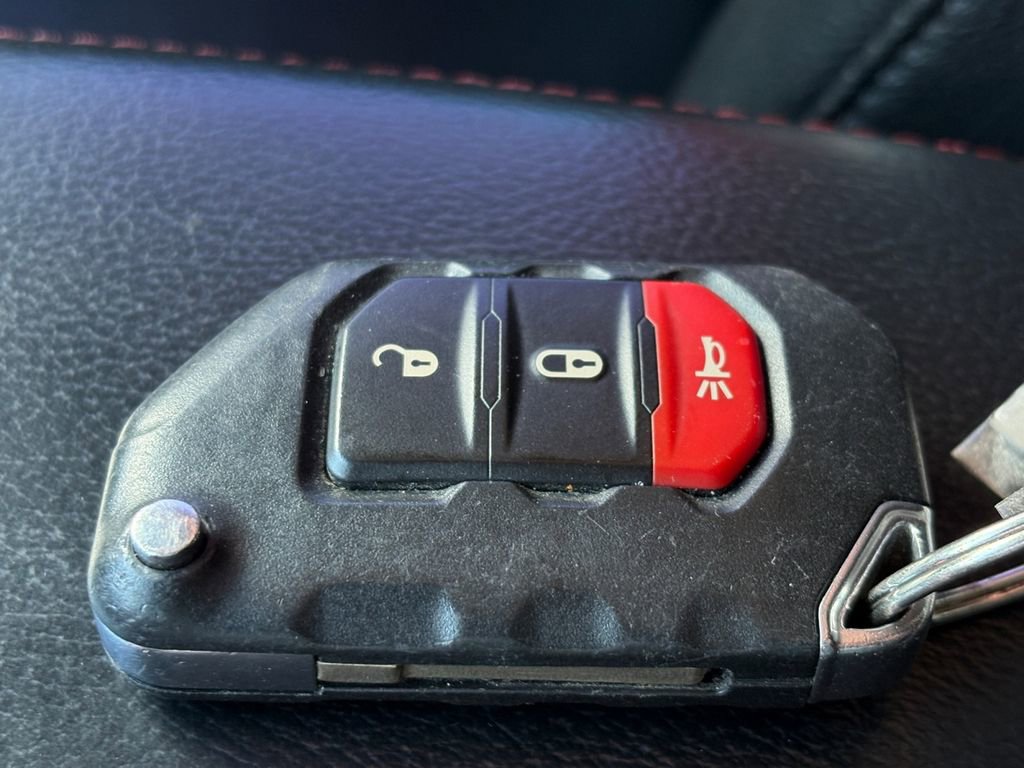 Used 2018 Jeep Wrangler Unlimited Rubicon image 30