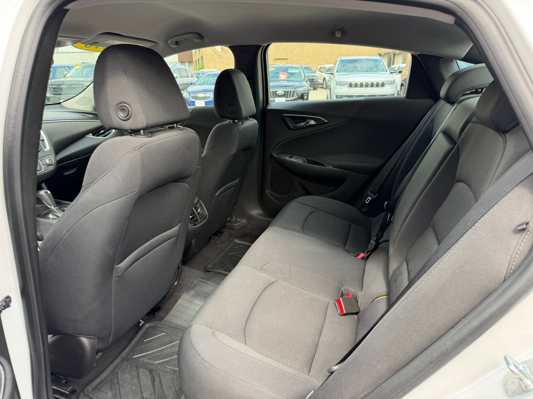 Used 2016 Chevrolet Malibu LT FWD image 8