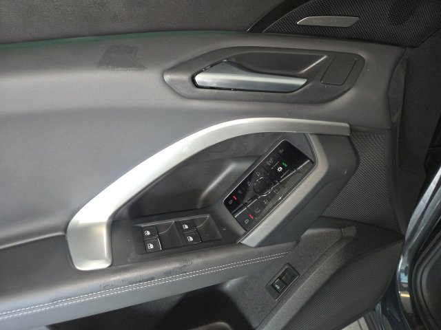 Used 2025 Audi Q5 Premium Plus w/ Premium Plus AWD/4WD image 13