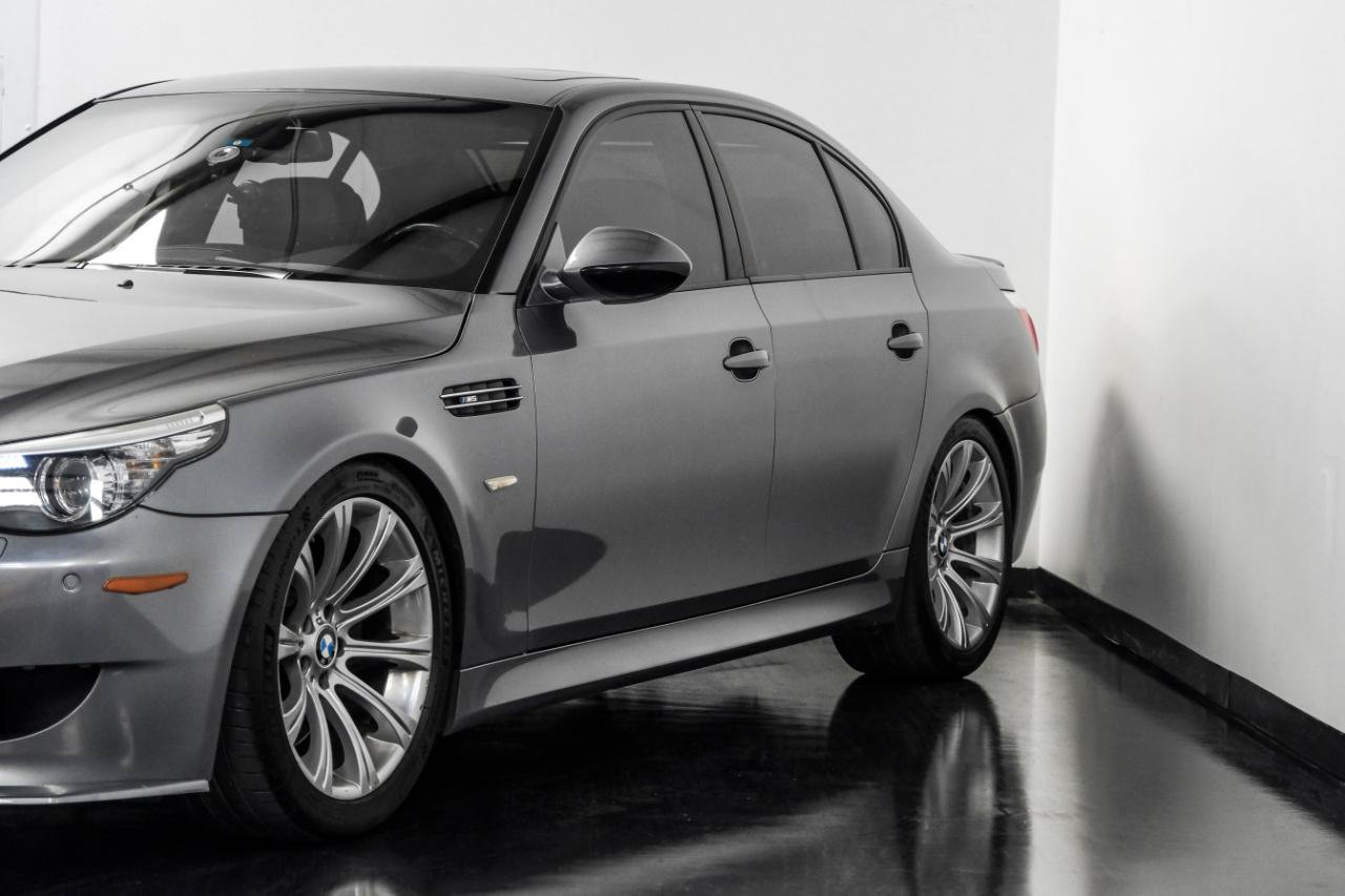 Used 2010 BMW M5 RWD image 8