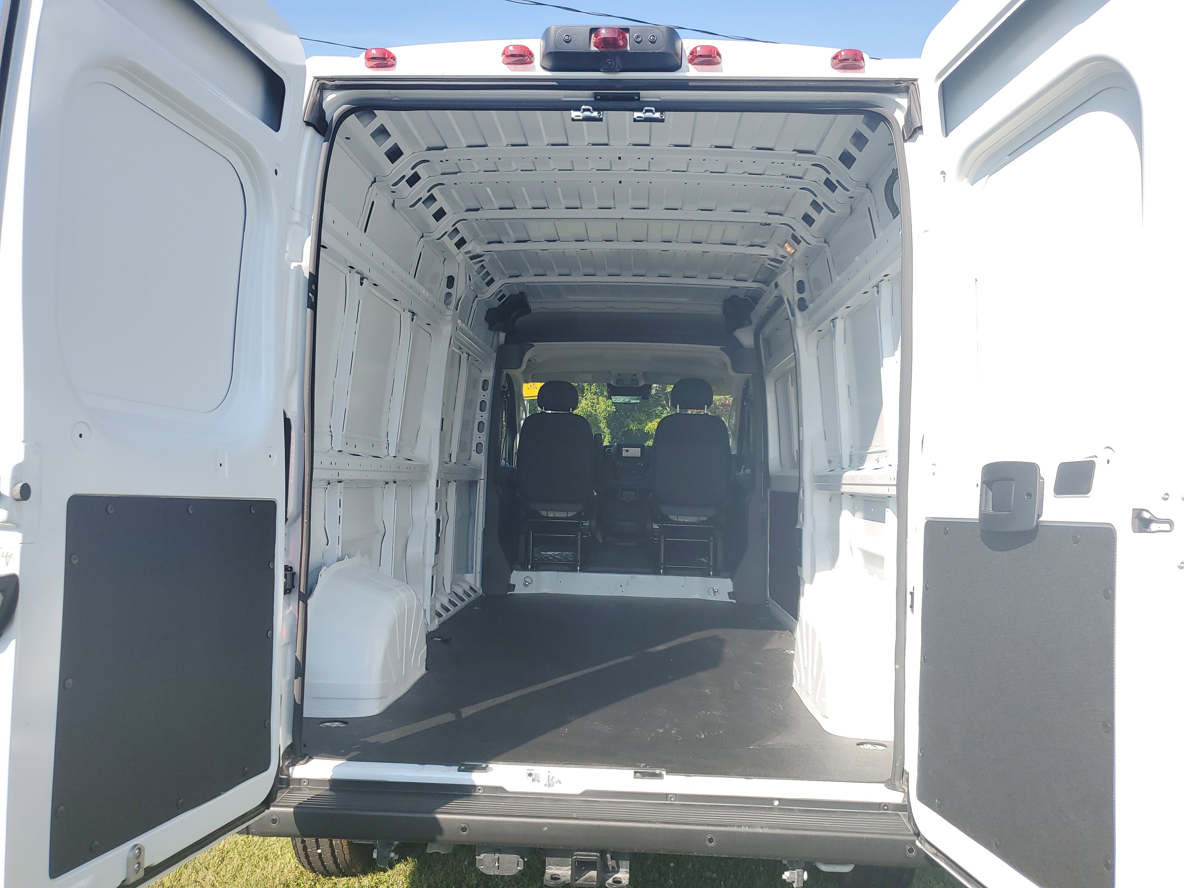 Used 2025 RAM ProMaster 2500 w/ Safety Group image 23