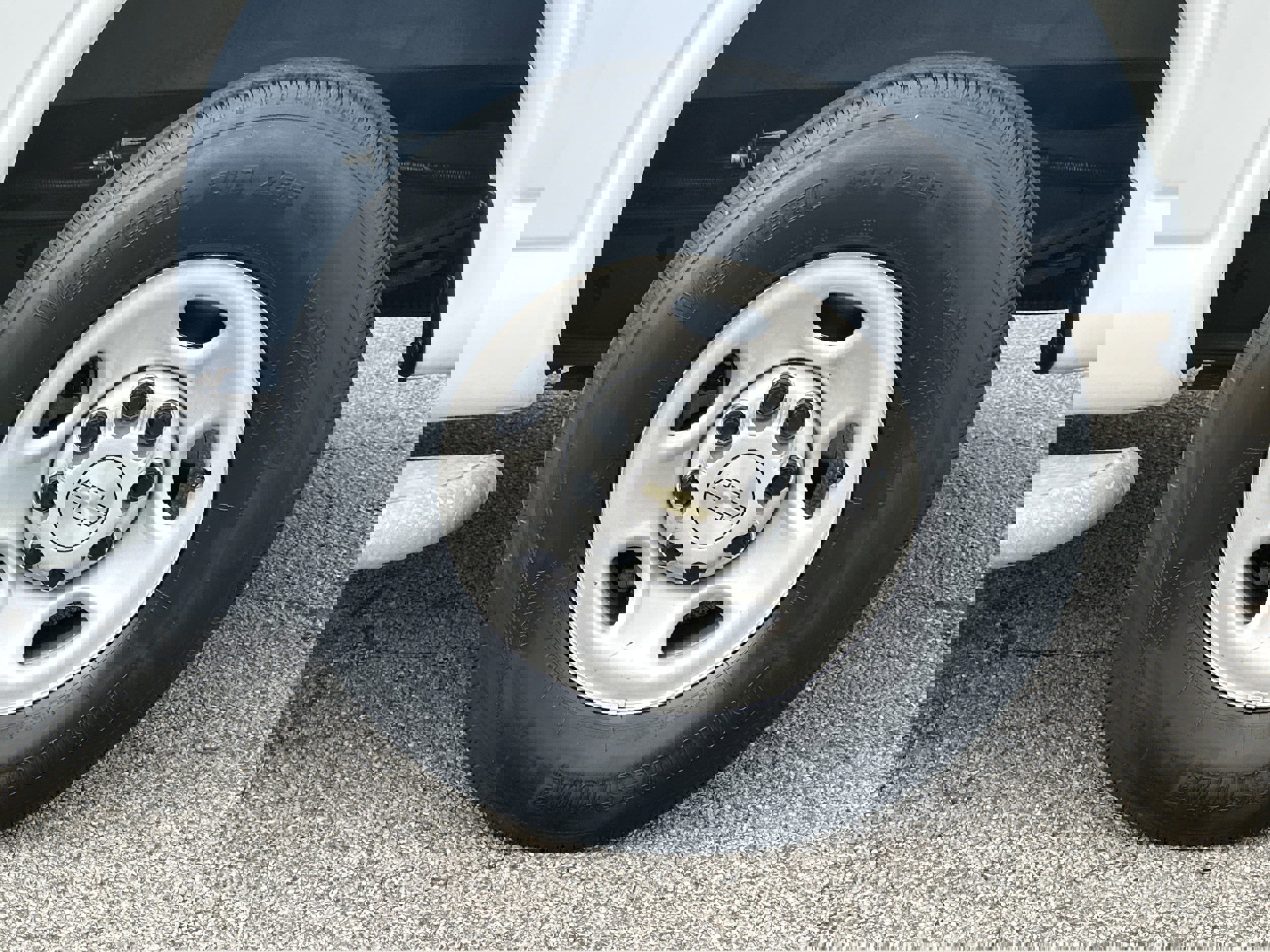 Used 2024 Chevrolet Express 2500 w/ Driver Convenience Package image 18