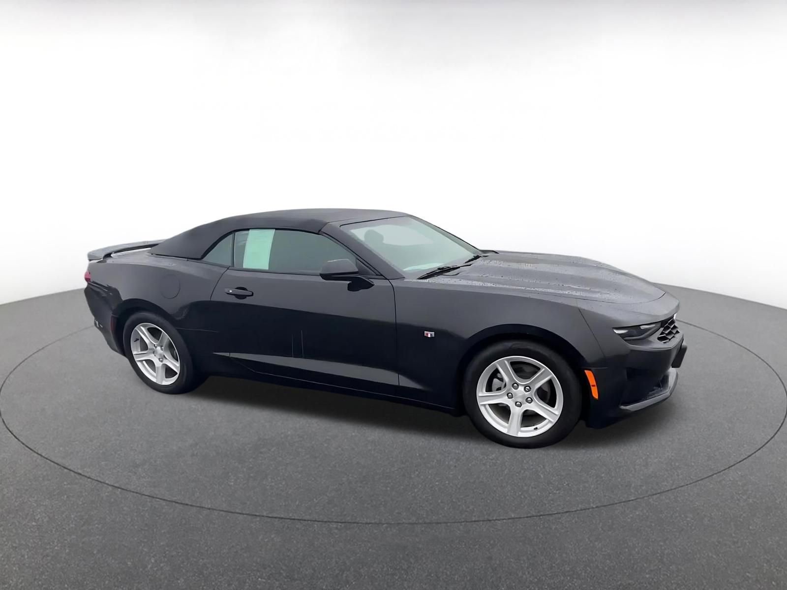Used 2023 Chevrolet Camaro LT image 2