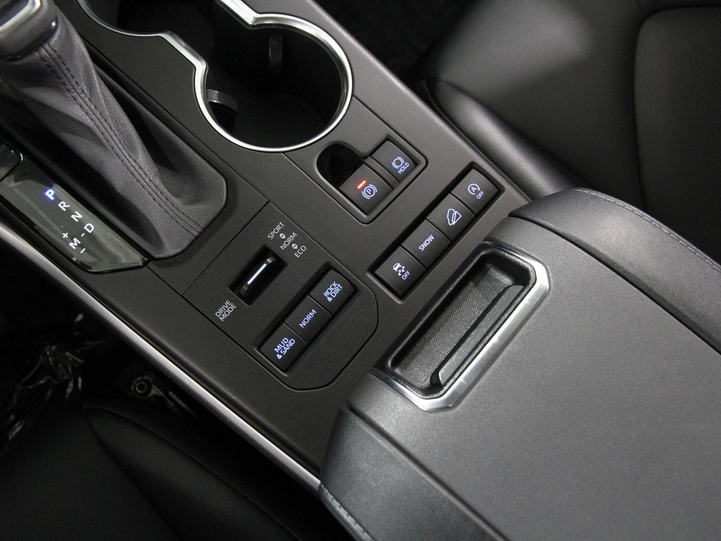 Used 2022 Toyota Highlander XLE image 15