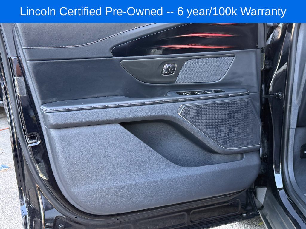 Used 2025 Lincoln Nautilus Premier w/ Jet Appearance Package AWD/4WD image 12