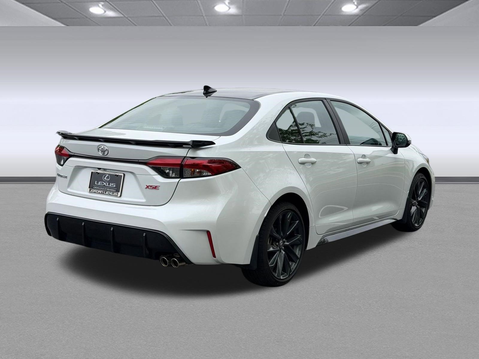 Used 2025 Toyota Corolla XSE FWD image 9