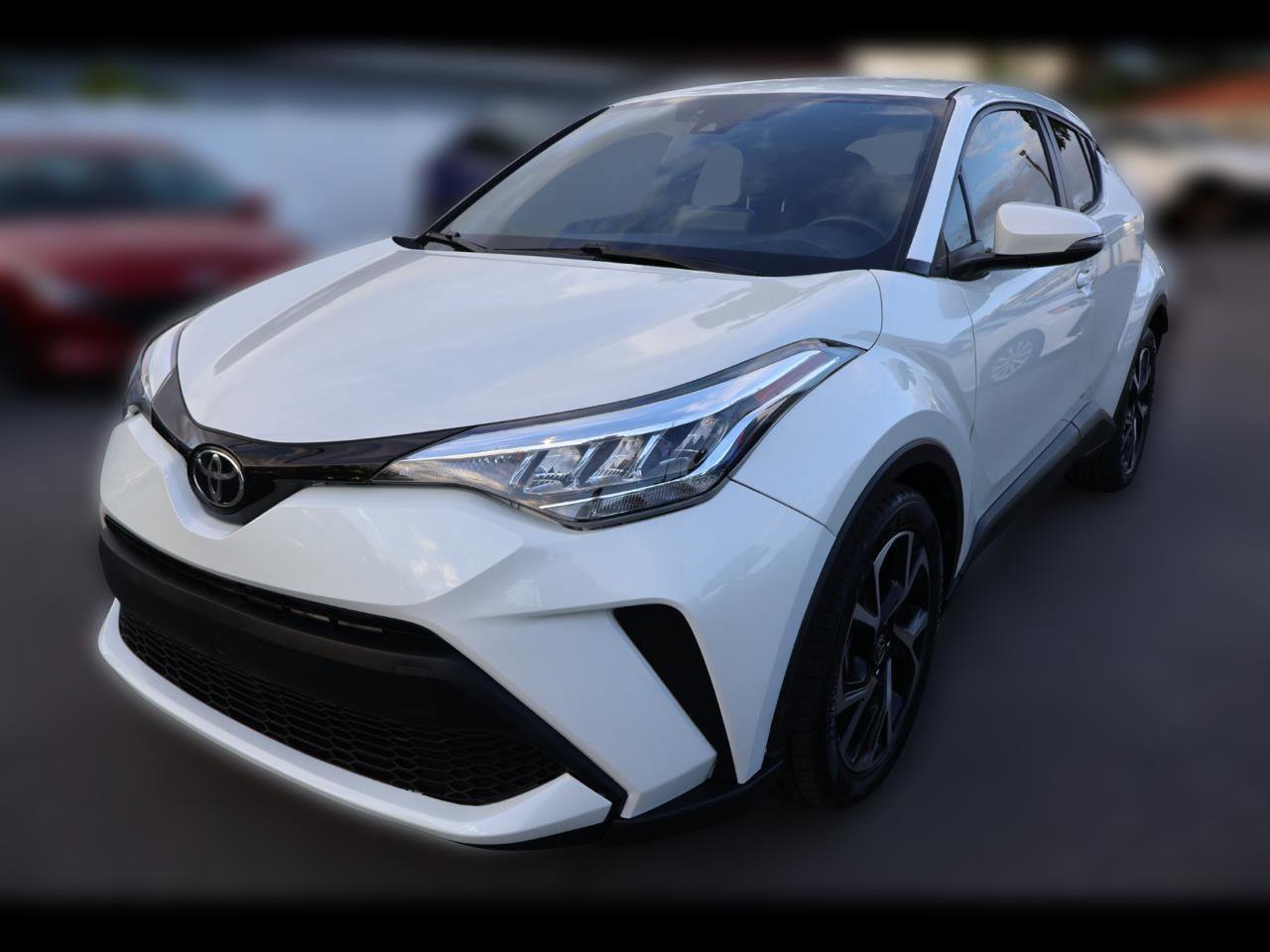 Used 2021 Toyota C-HR XLE image 1