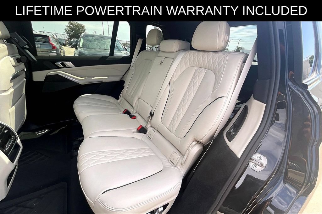 Used 2025 BMW X7 M60i AWD/4WD image 27