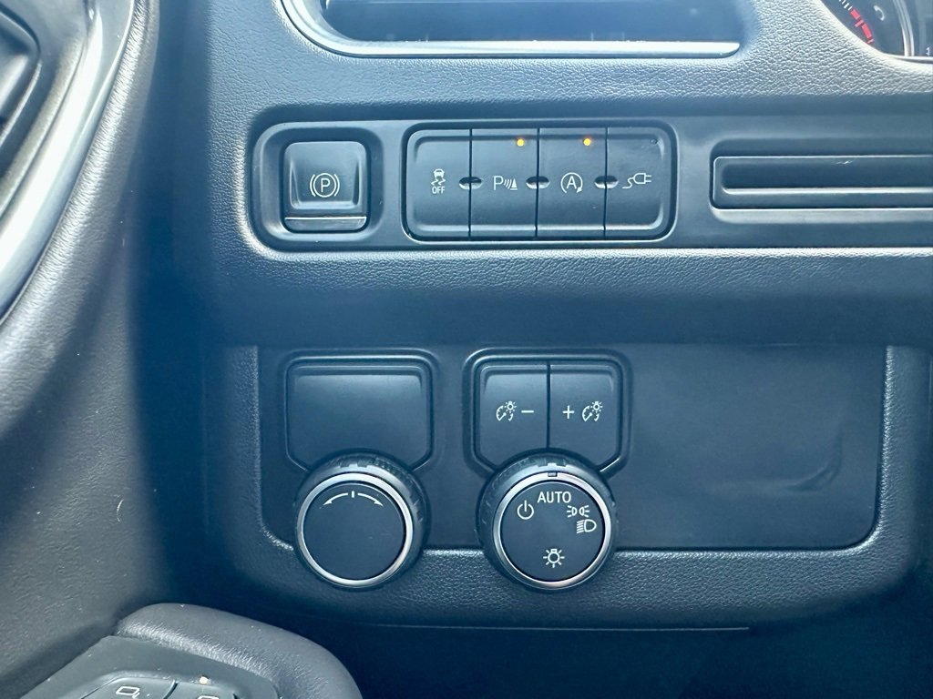 Used 2021 Chevrolet Suburban LT image 21