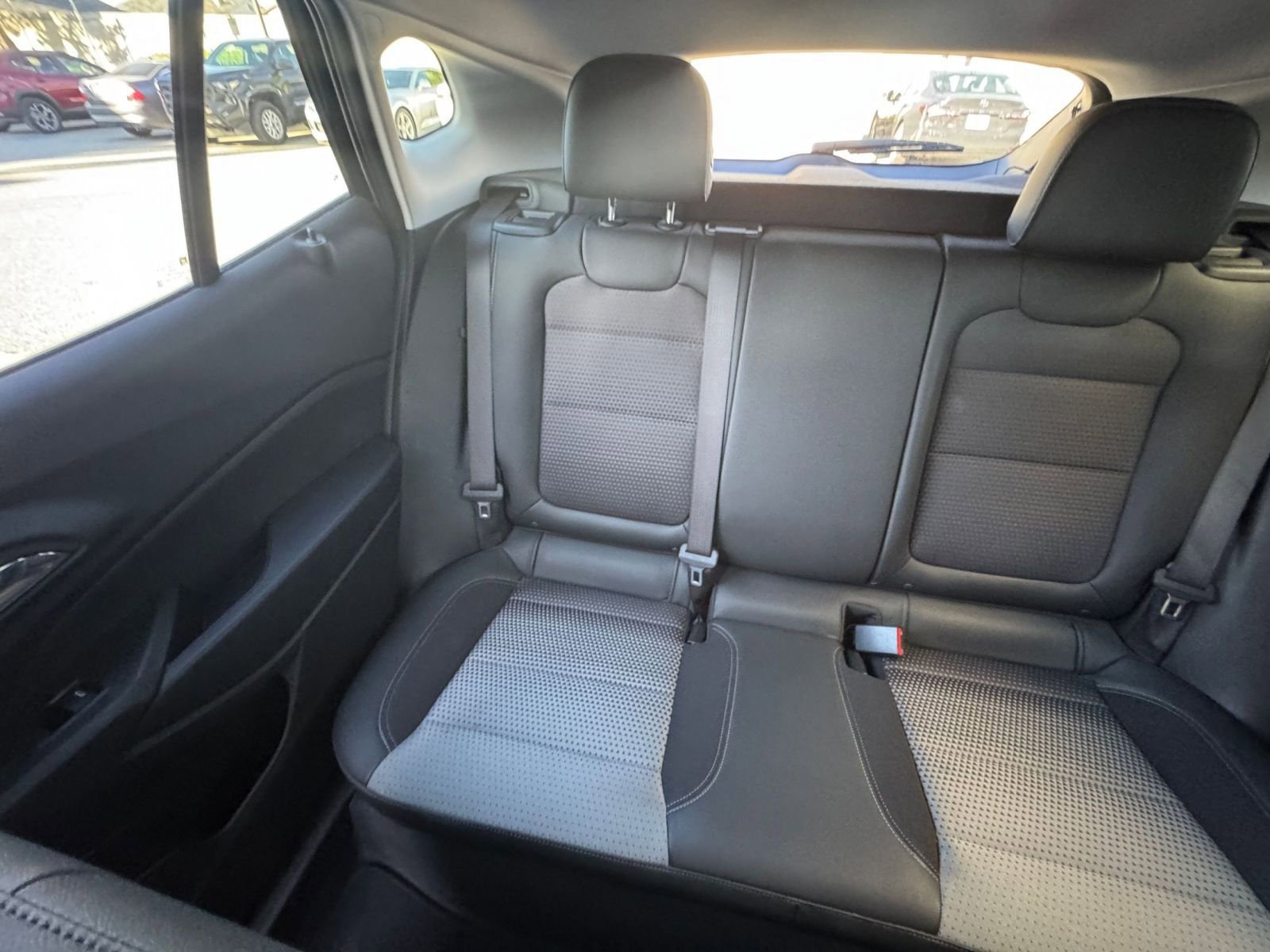 Used 2025 Chevrolet Trax LT image 39