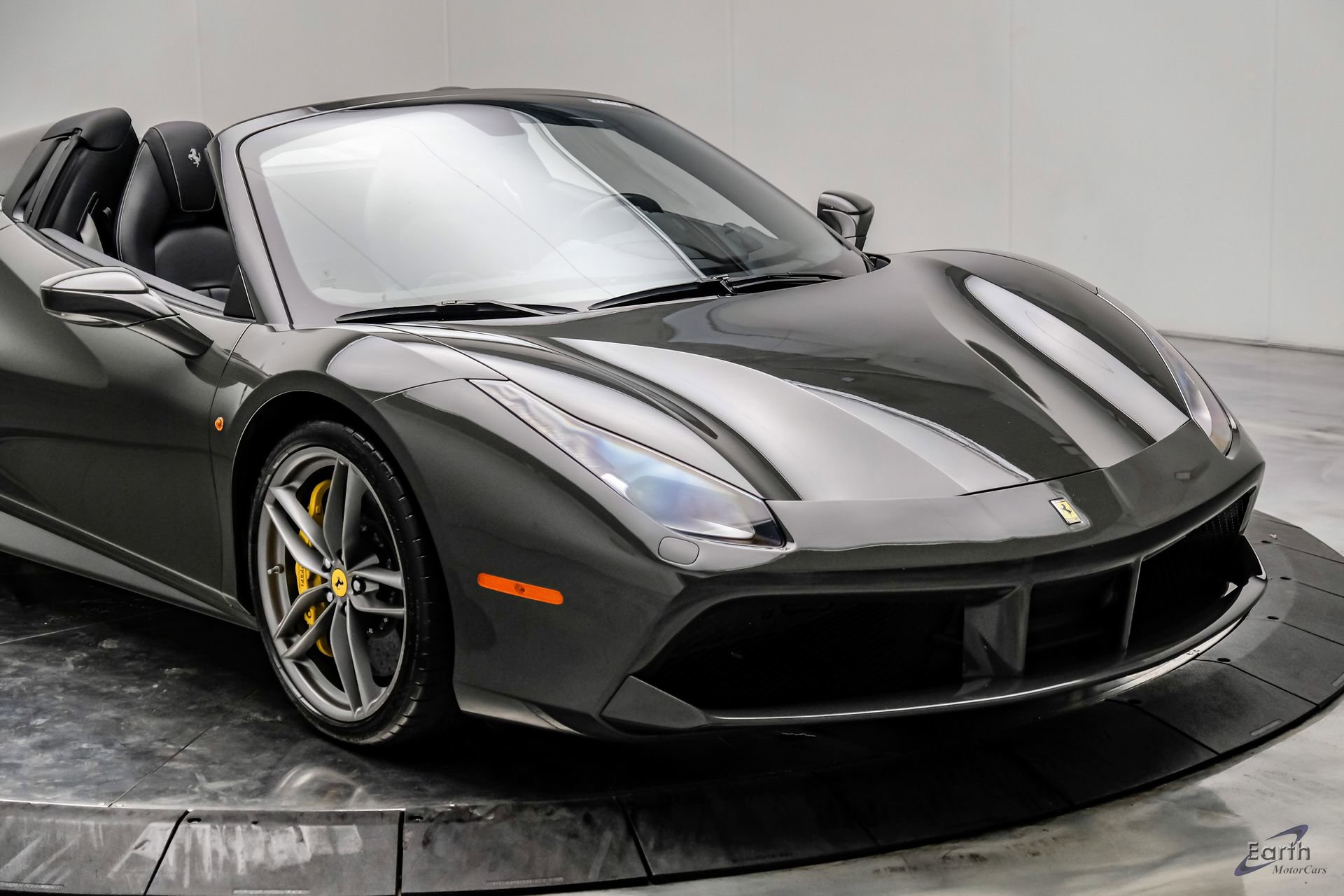 Used 2018 Ferrari 488 Spider image 36