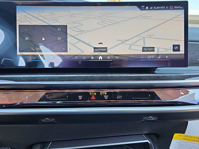 New 2026 BMW 750e xDrive image 22