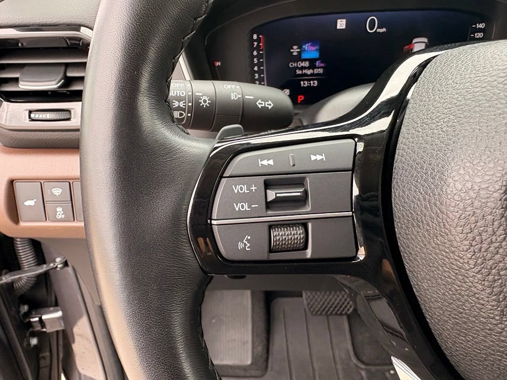 Used 2023 Honda Pilot Elite image 24