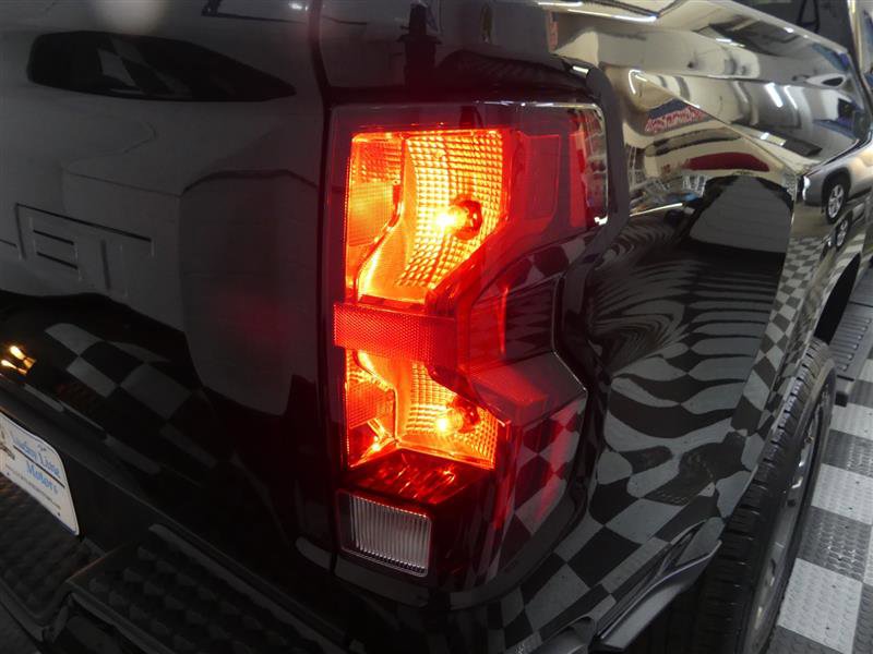 Used 2024 Chevrolet Colorado W/T image 13