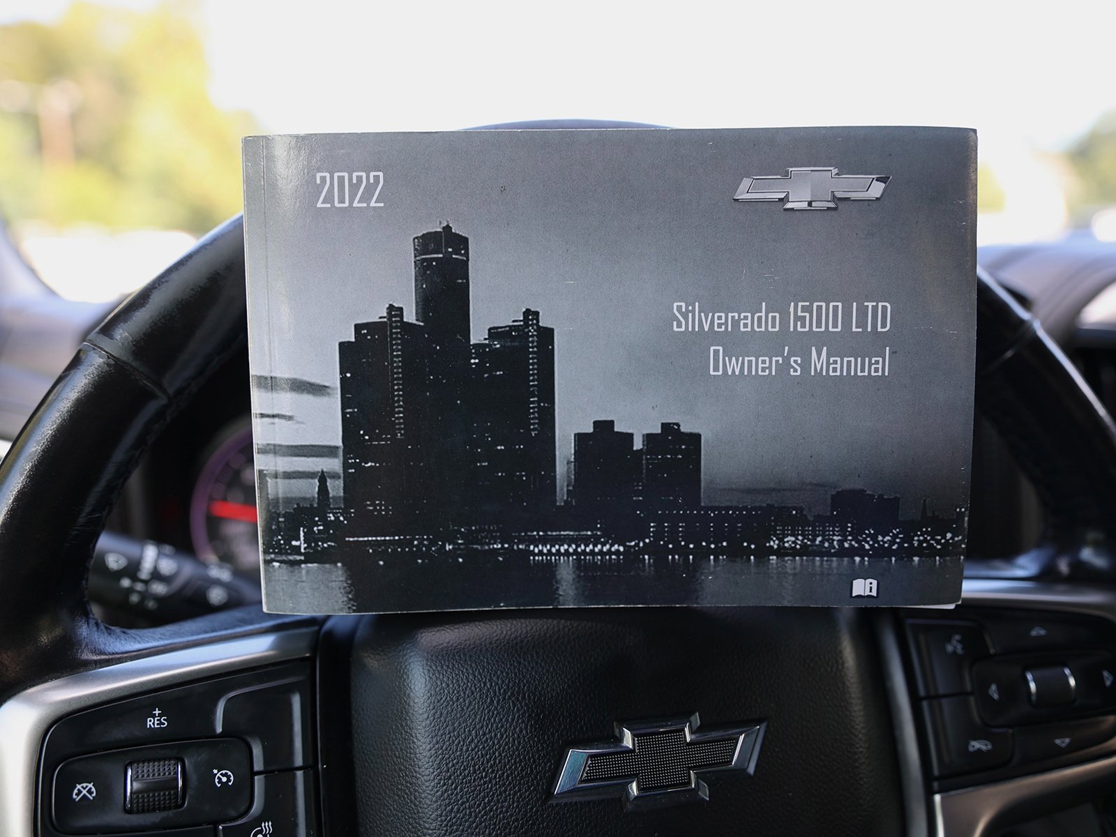 Used 2022 Chevrolet Silverado 1500 RST w/ Convenience Package II image 44