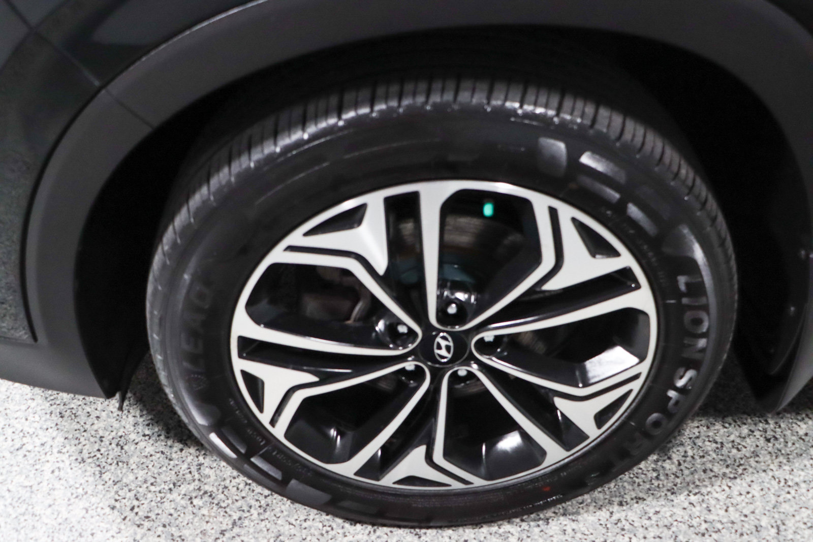 Used 2020 Hyundai Santa Fe Limited FWD image 11