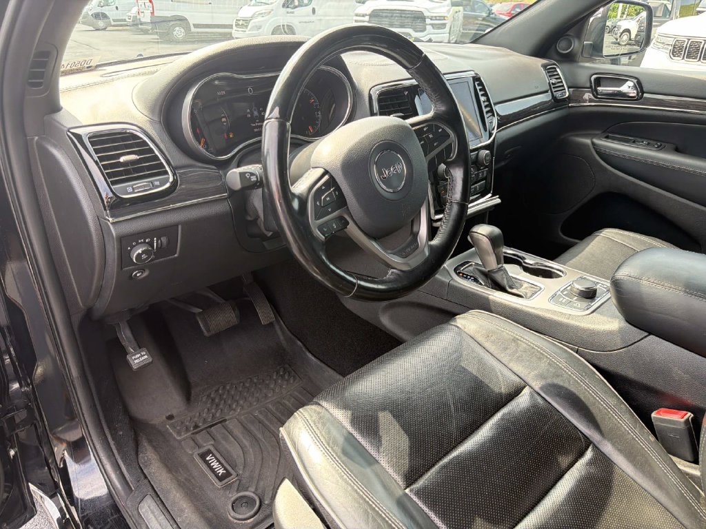Used 2020 Jeep Grand Cherokee Overland AWD/4WD image 24