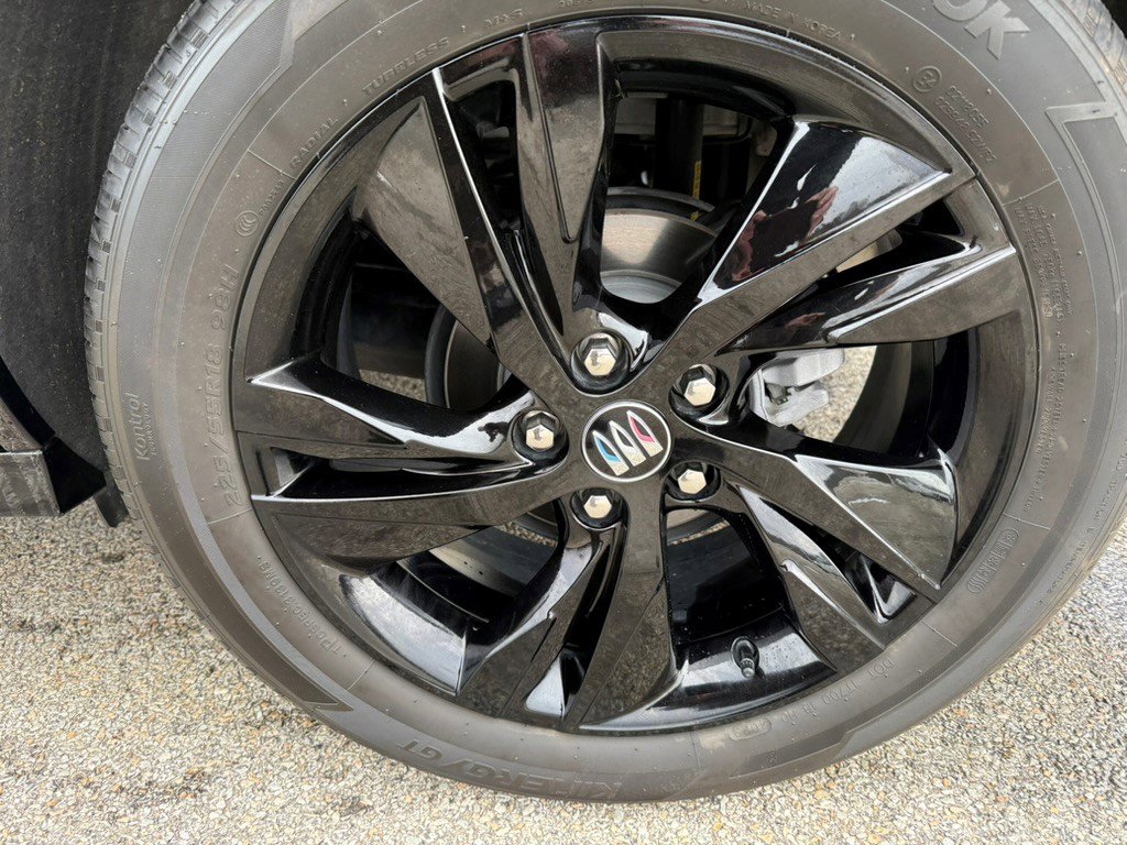 Certified 2024 Buick Encore GX Sport Touring image 9