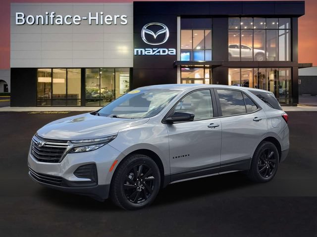 Used 2023 Chevrolet Equinox LS w/ LS Convenience Package FWD image 2
