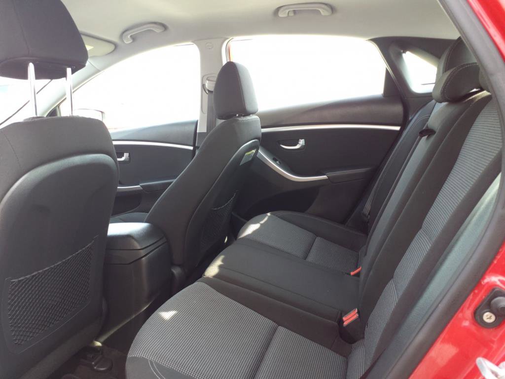 Used 2016 Hyundai Elantra GT FWD image 10