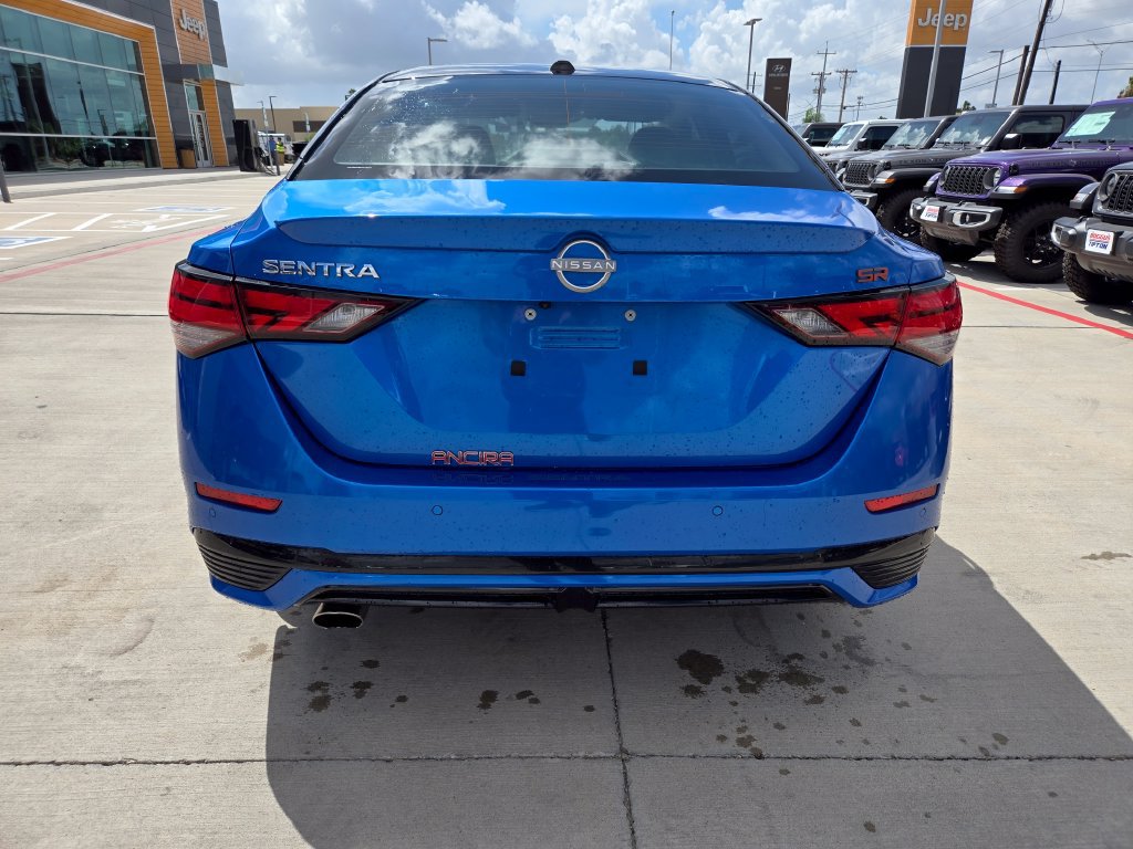 Used 2025 Nissan Sentra SR FWD image 4