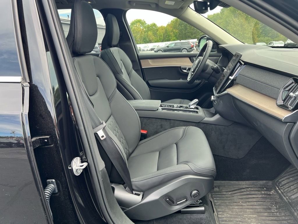 New 2026 Volvo XC90 B6 Plus w/ Protection Package Premier AWD/4WD image 30