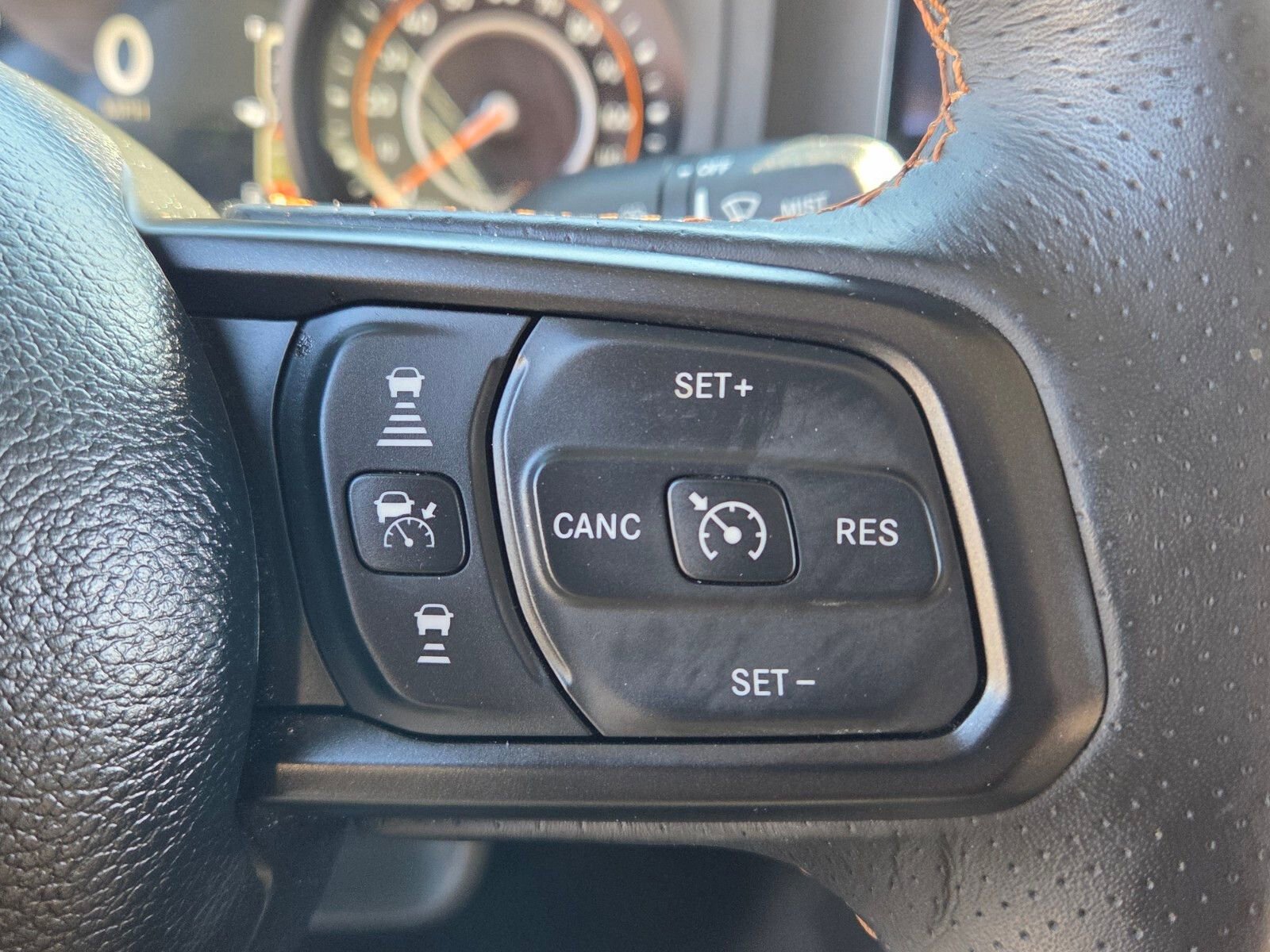 Used 2024 Jeep Gladiator Mojave w/ Safety Group image 28