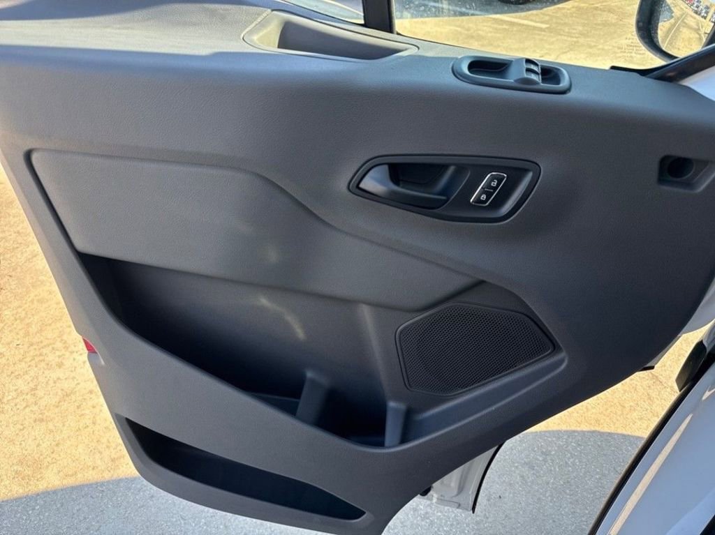 New 2026 Ford Transit 250 148 Medium Roof RWD image 11