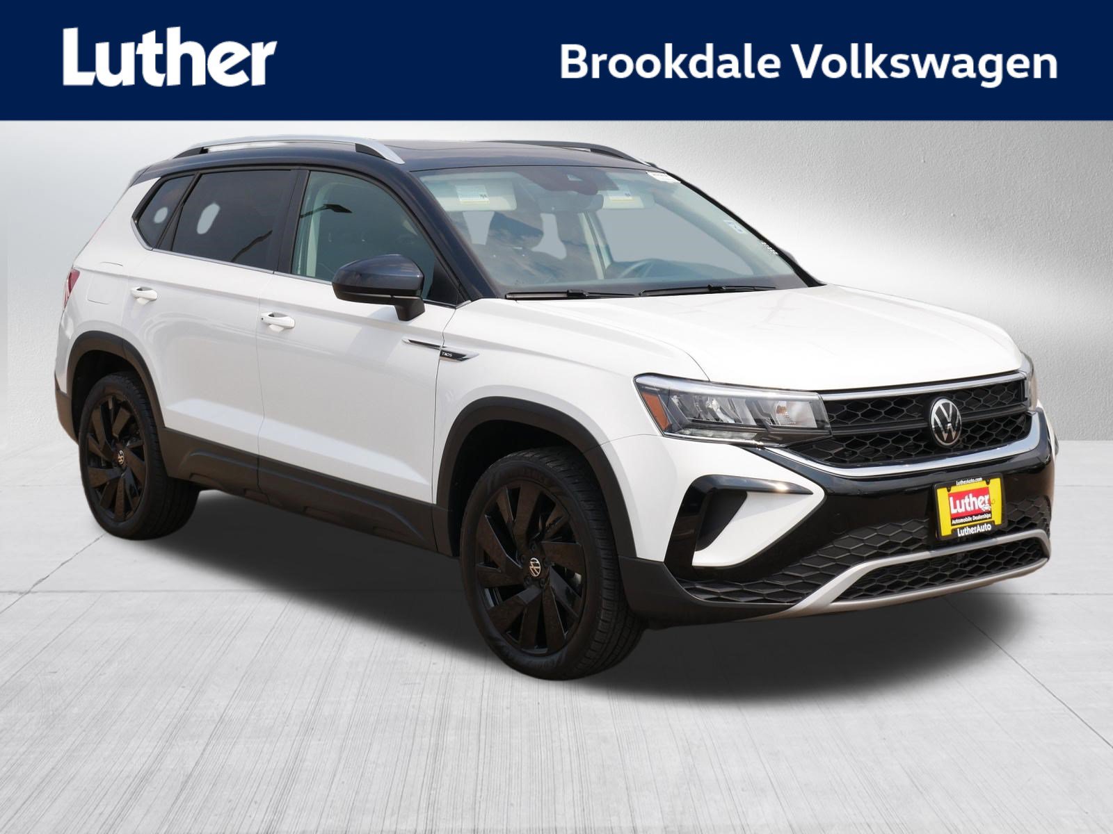 Used 2024 Volkswagen Taos SE w/ Panoramic Sunroof Package AWD/4WD image 1