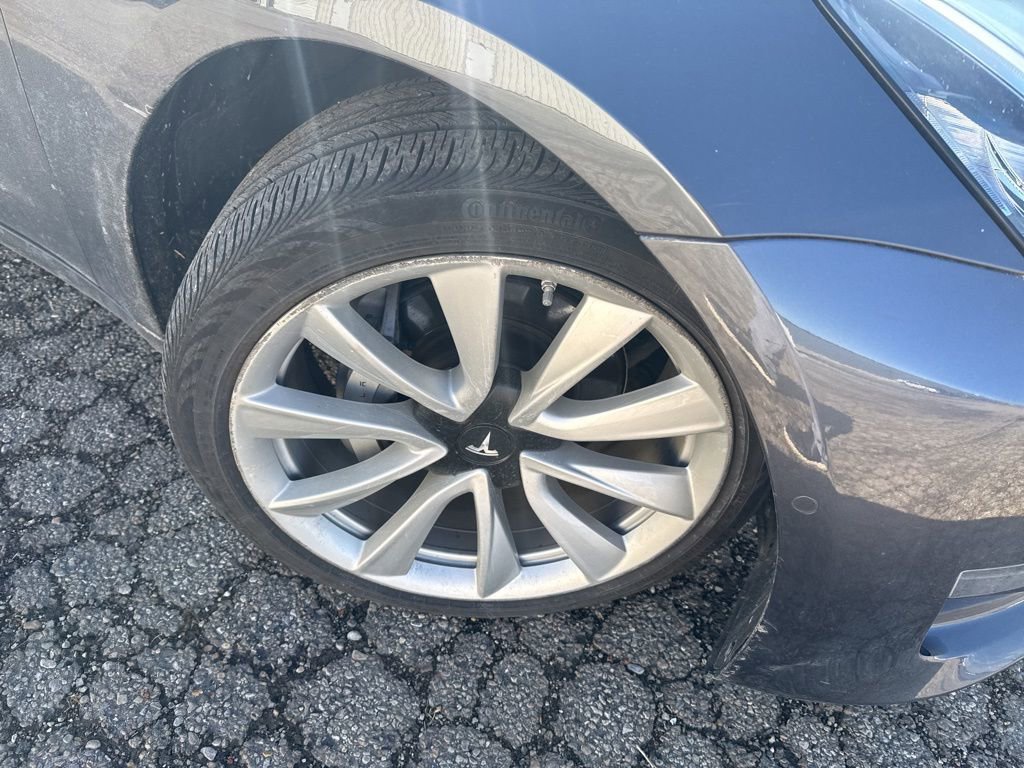 Used 2019 Tesla Model 3 image 9