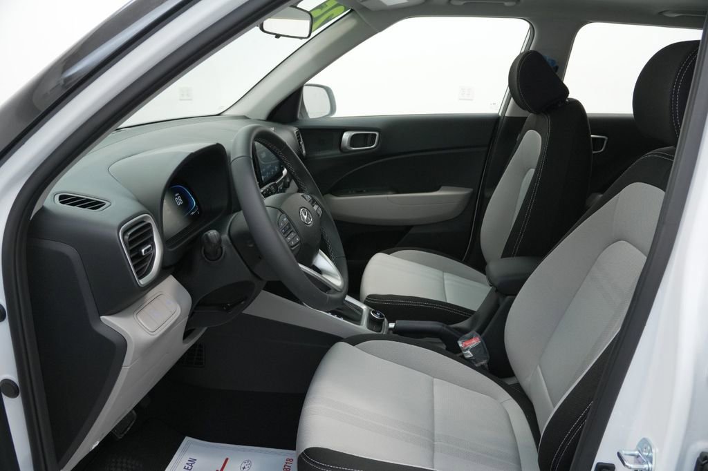 New 2025 Hyundai Venue SEL image 25