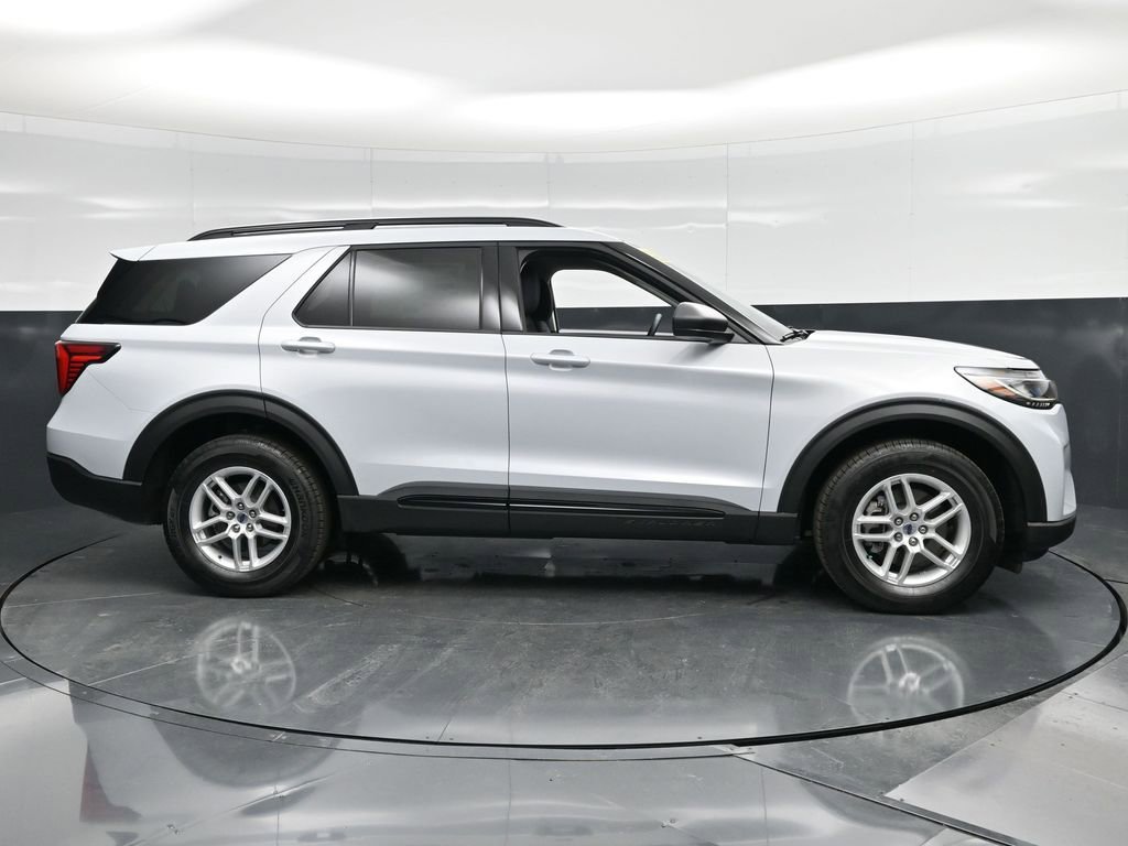 New 2026 Ford Explorer Active image 3