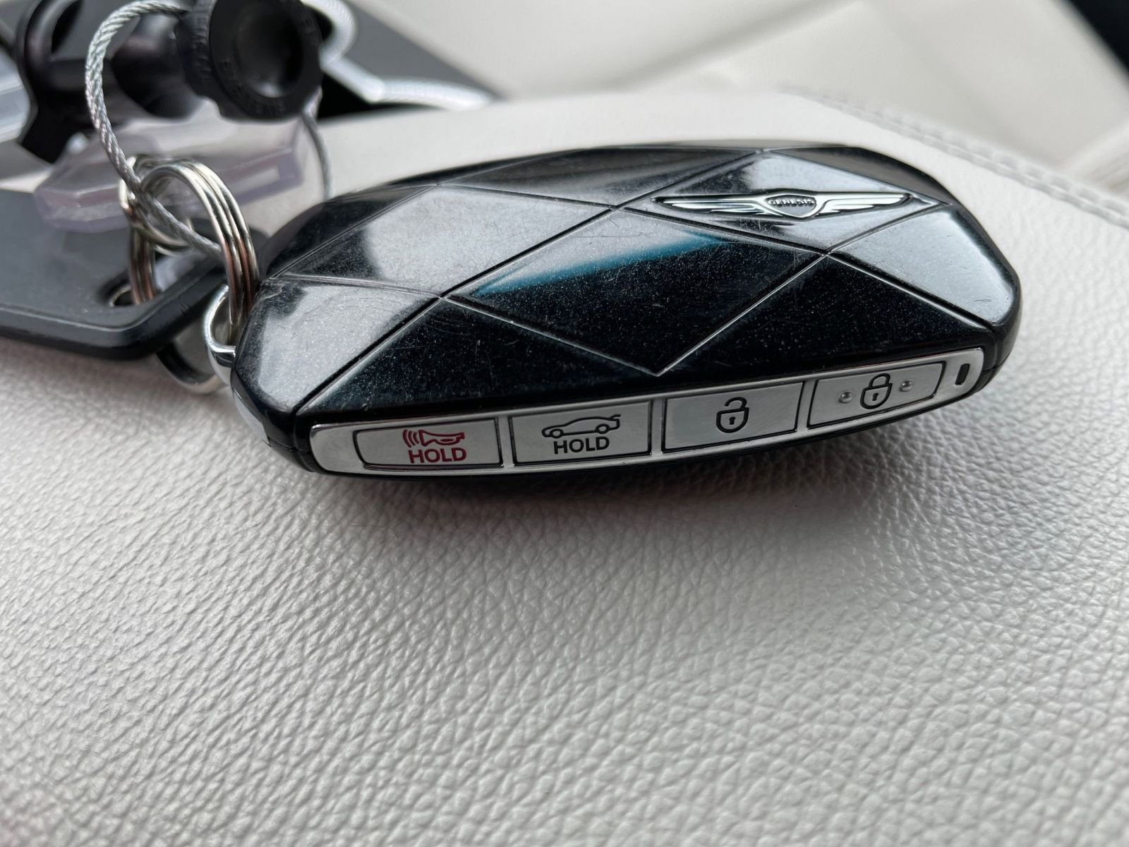 Used 2025 Genesis G70 2.5T image 22