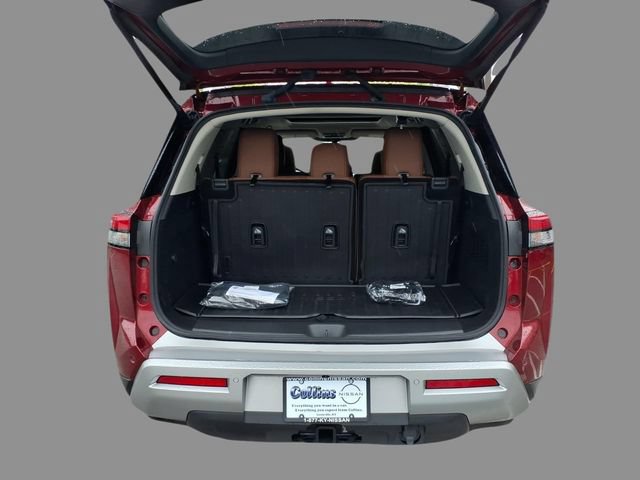 Certified 2025 Nissan Pathfinder Platinum w/ Cargo Package FWD image 9