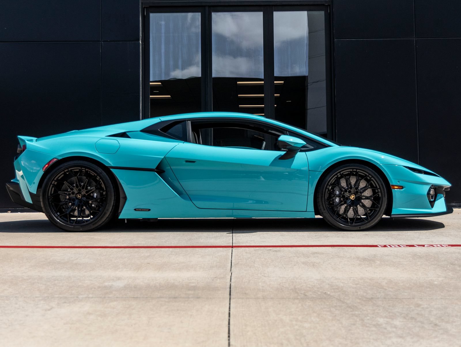 Used 2026 Lamborghini Temerario AWD/4WD image 11